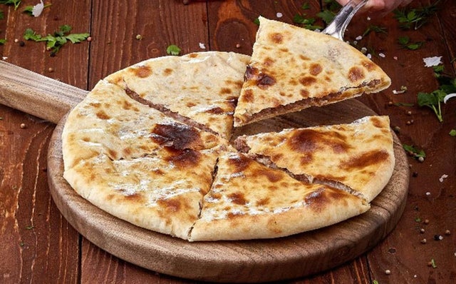 U yerda porno yalab o‘tiribdi.